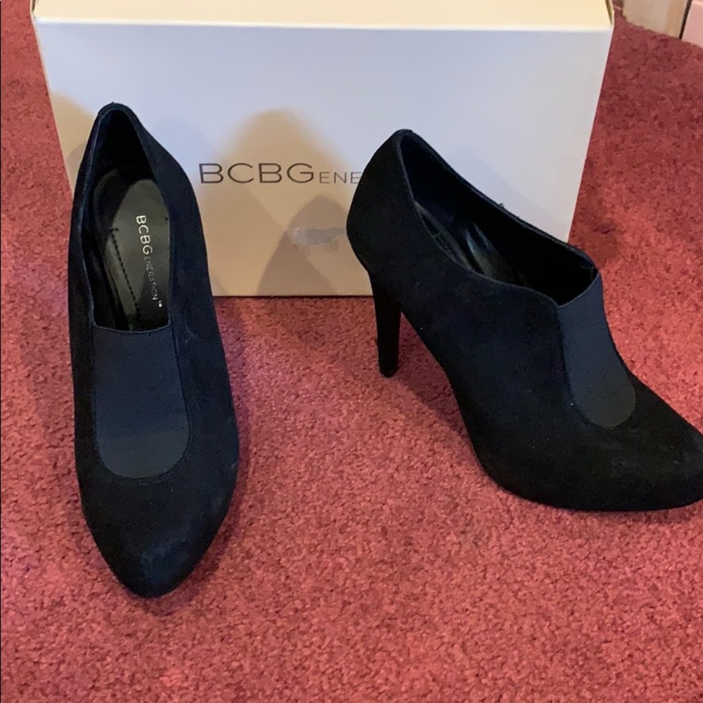 Black suede BCBG generation booties with box!